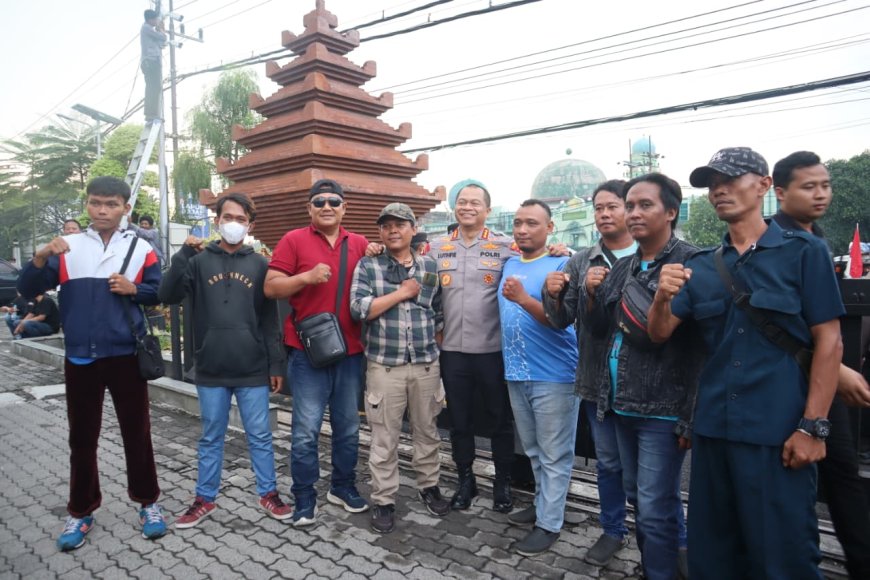 Kapolrestabes Surabaya Puji Mahasiswa Jaga Ketertiban