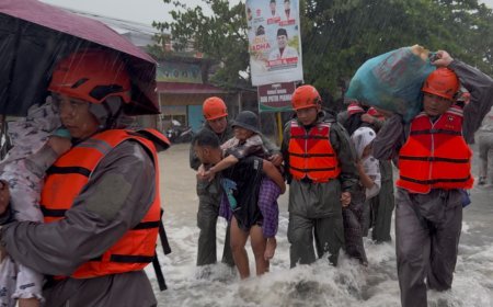 Polisi Hadir untuk Masyarakat dalam Penanganan Bencana Banjir